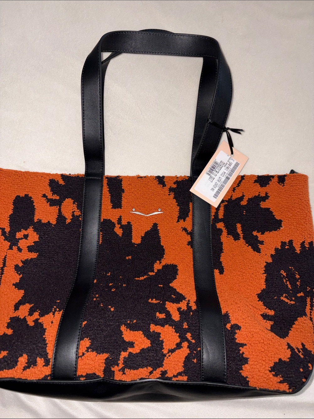 NWT VOILE BLANCHE Safari Mid size Winter Knit Purse in Douglas Orange- Black - Picture 8 of 13